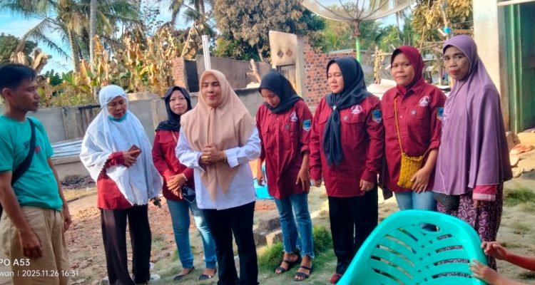 PPL Lingkungan Merapi Bersatu, PPL-MB, Merapi Timur, Lahat Berduka, Musibah Kebakaran, Aksi Peduli Sosial, Bantuan Korban Kebakaran, Lahat Mabes News, Ny. Kartini PPL-MB, Peduli Lingkungan, Sembako dan Uang Tunai, Kepedulian Masyarakat, Perusahaan Tambang Lahat, Dana Kompensasi, Rumah Makan Pak Salim.